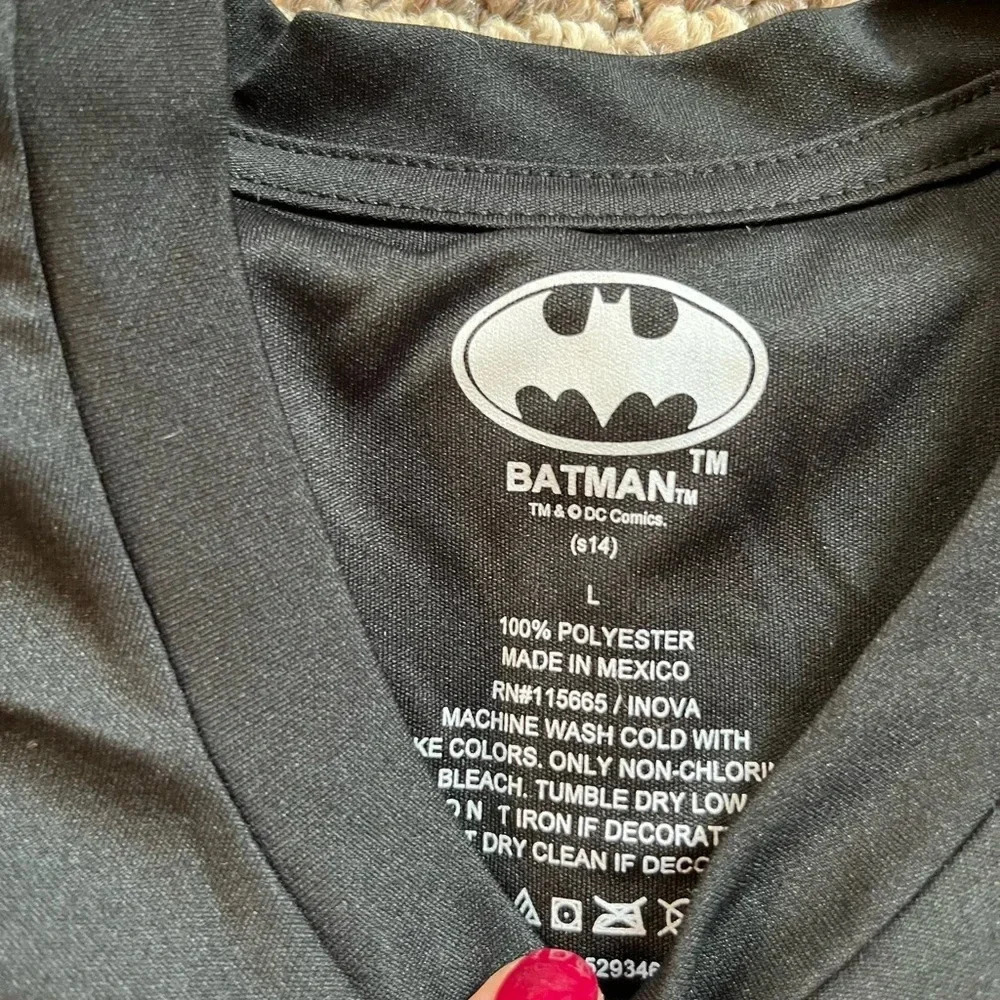 Batman tee - Picture 2 of 2